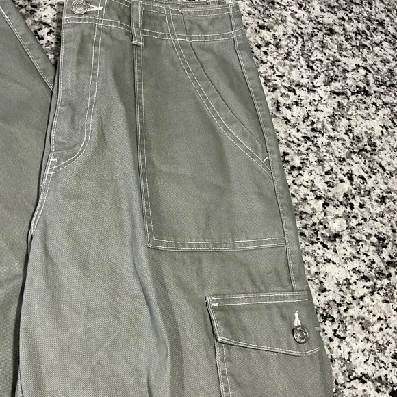 Forever 21 Olive Cargo Pants - Picture 2 of 6